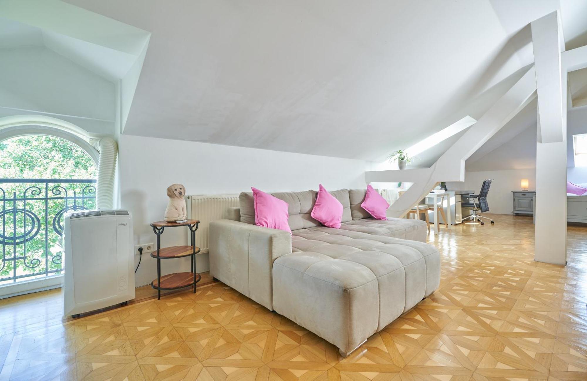 Big Apartment In Guesthouse บาเดน ภายนอก รูปภาพ