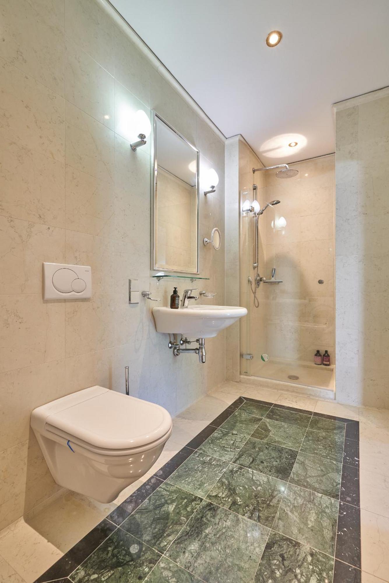 Big Apartment In Guesthouse บาเดน ภายนอก รูปภาพ