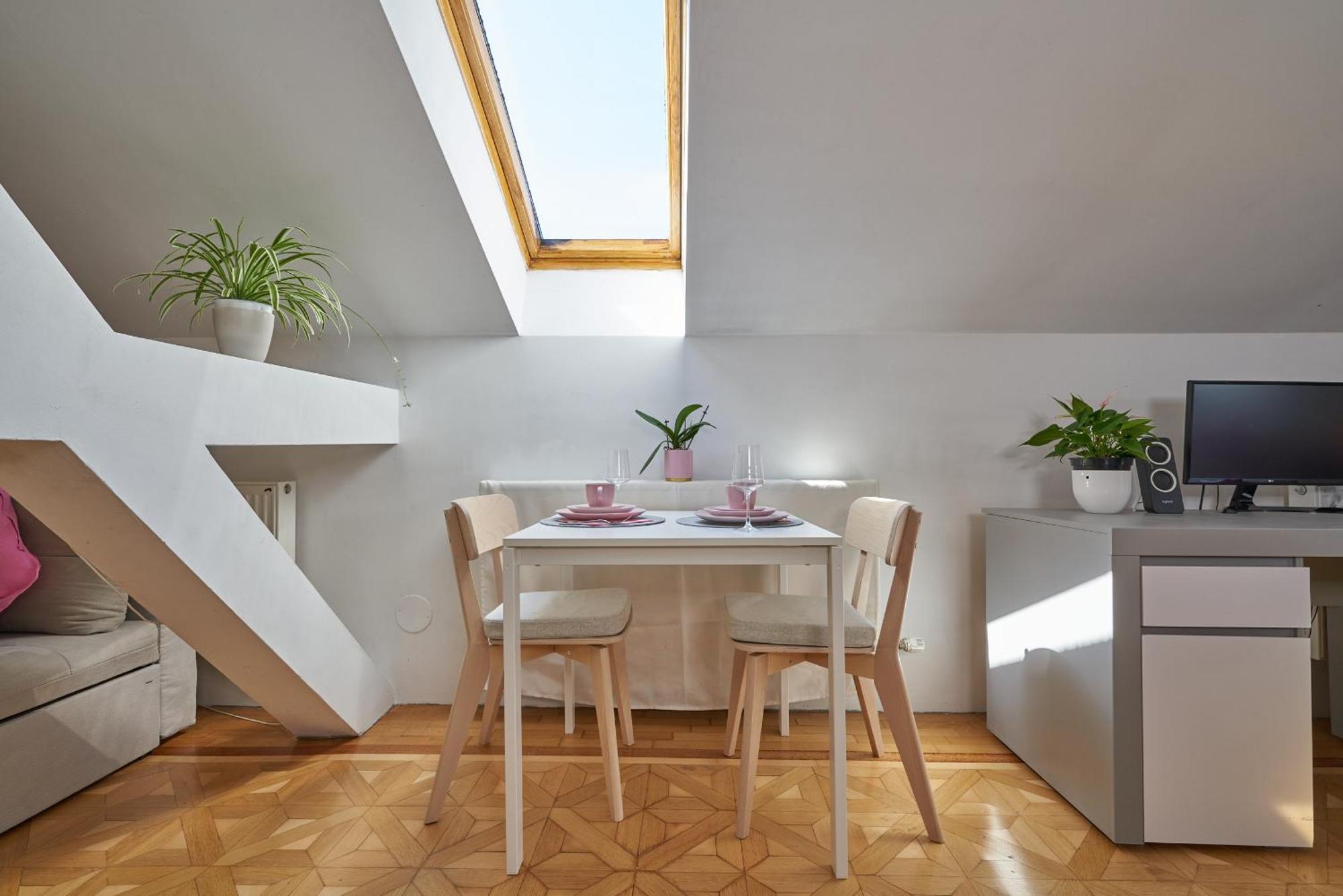 Big Apartment In Guesthouse บาเดน ภายนอก รูปภาพ